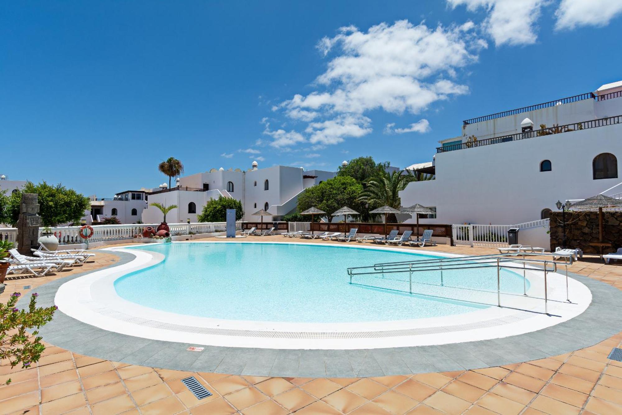 Casa Ayram With Private Terrace & Pool Next To Apartment