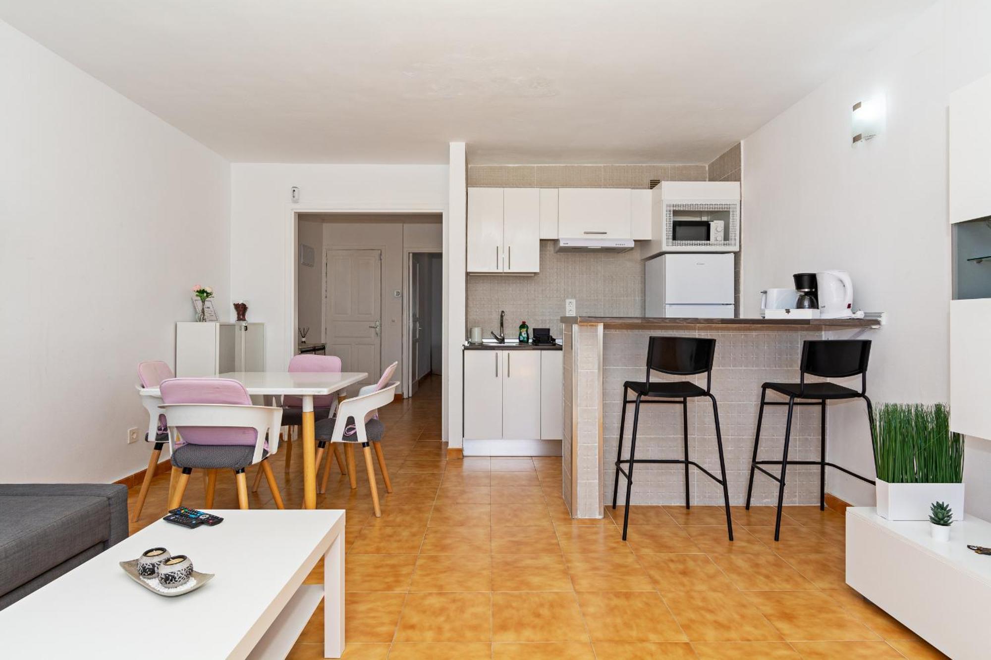 Casa Ayram With Private Terrace & Pool Next To Appartement
