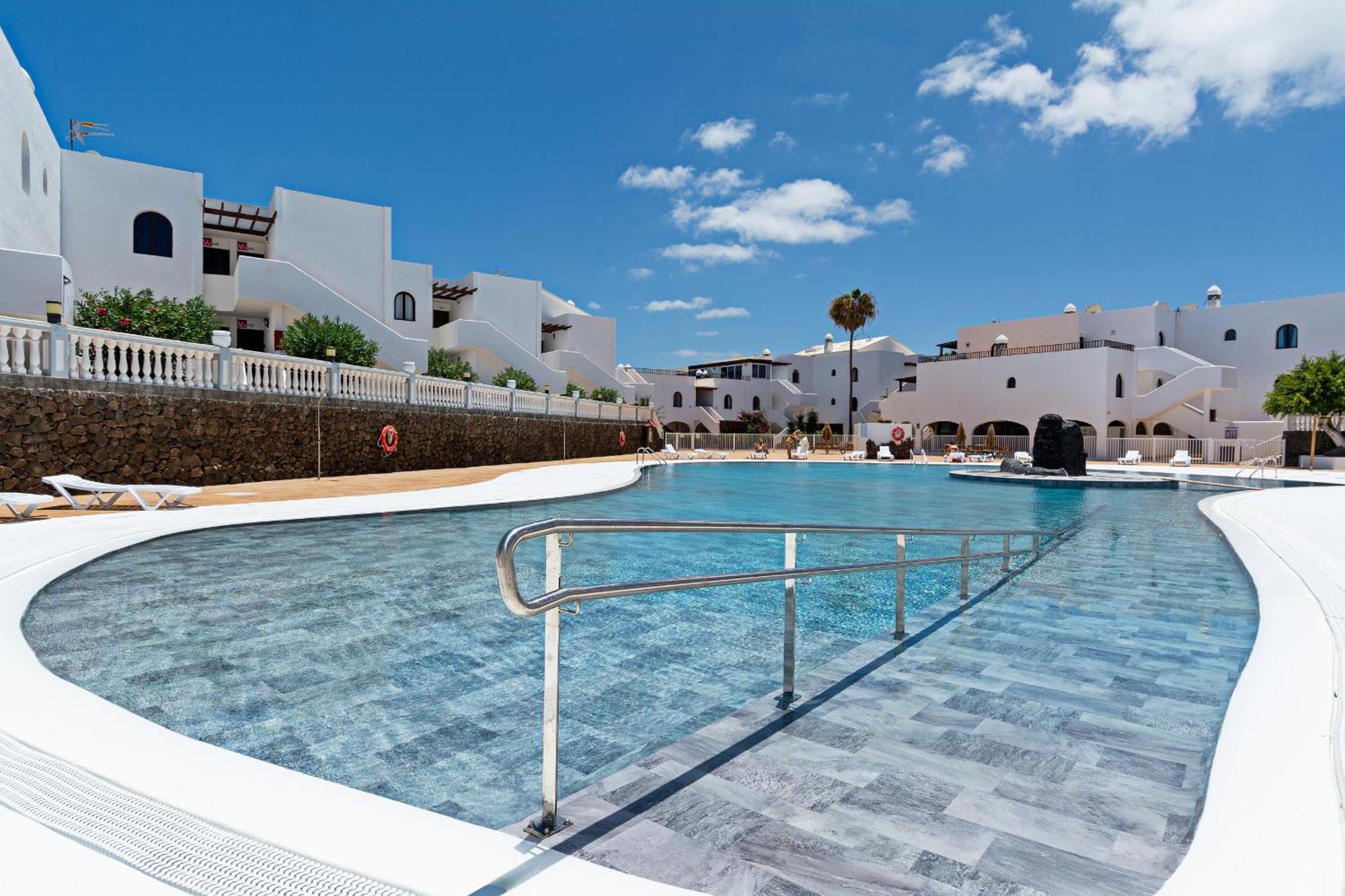 Casa Ayram With Private Terrace & Pool Next To